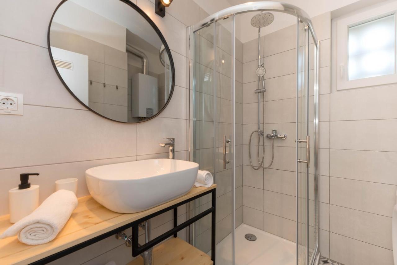 Nona Mileva Apartment Pula Extérieur photo